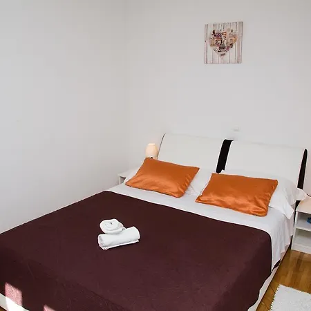 Apartament Lord *