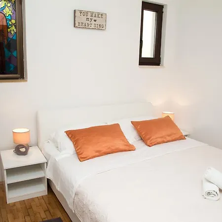 Apartament Lord *